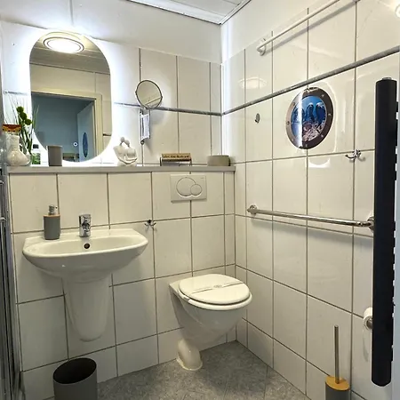 Appartement Ferien-whg Albatros Direkt Am Steinhuder-meer, Mit Meerblick Und Parkplatz *